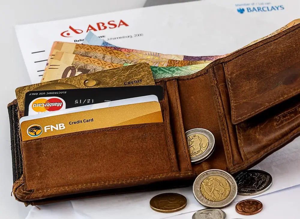 Zrozumieć finanse: Jak używać kalkulatora kredytu gotówkowego i obliczyć korzyści z wcześniejszej spłaty